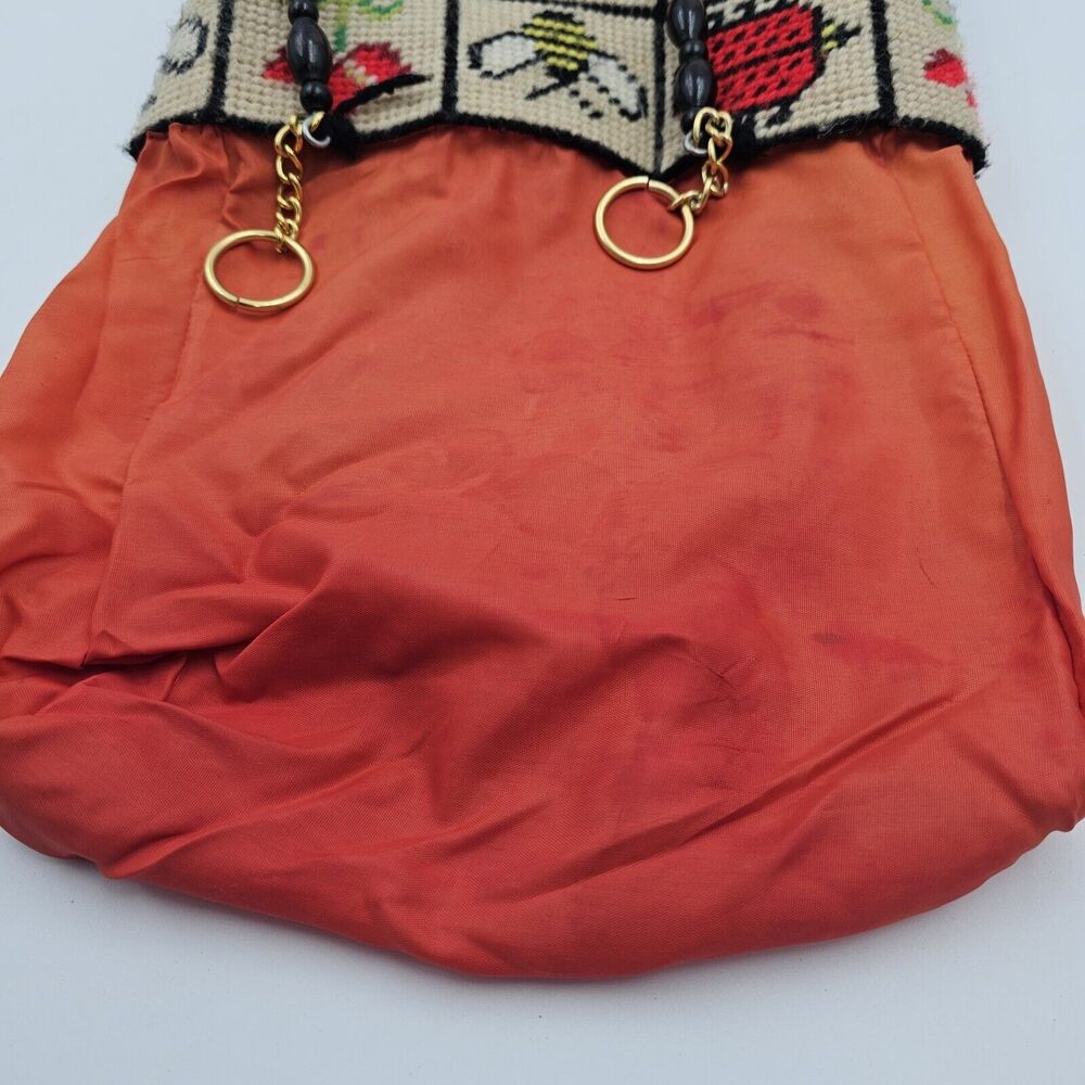 Needlepoint Vintage Bag With Flowers, Bees And Lady Bugs 1970s Plastic Canvas - Picture 13 of 16